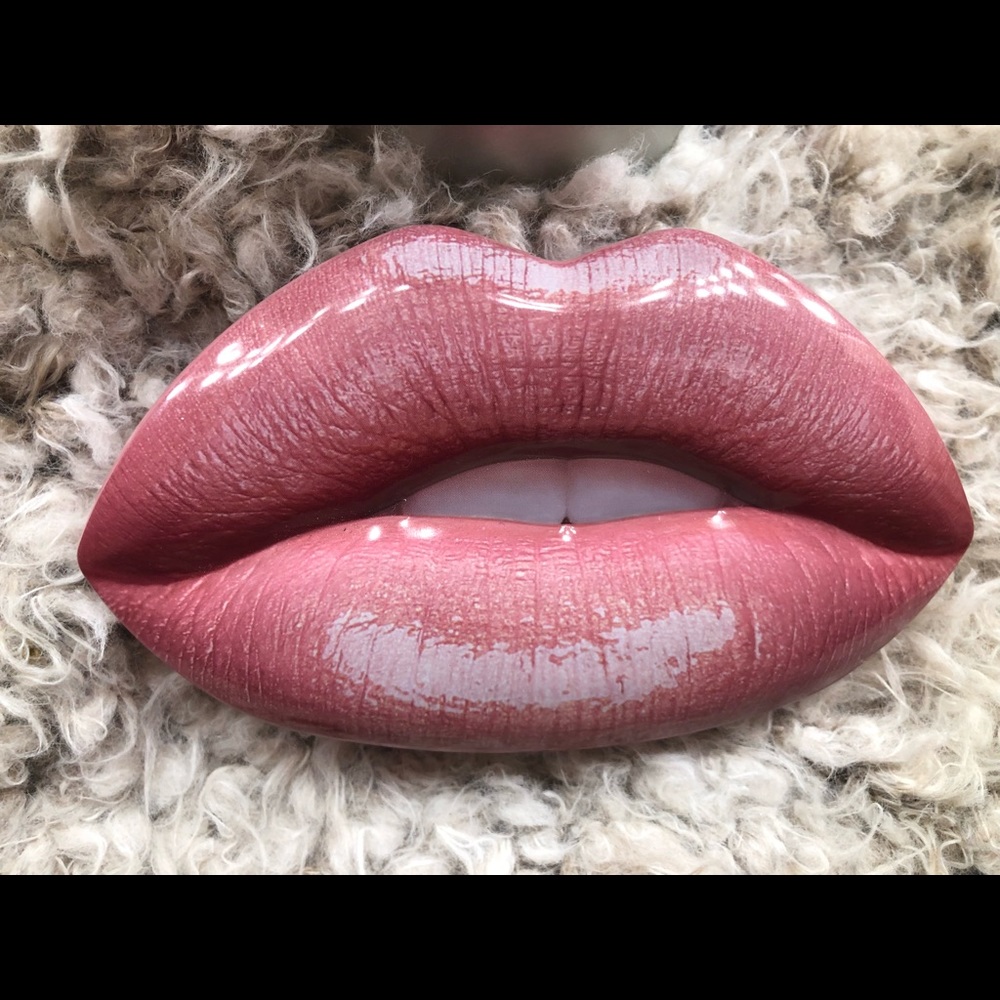 HUDA BEAUTY LIPKIT
